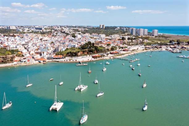 Alvor Apartment - Center And Beach Екстер'єр фото